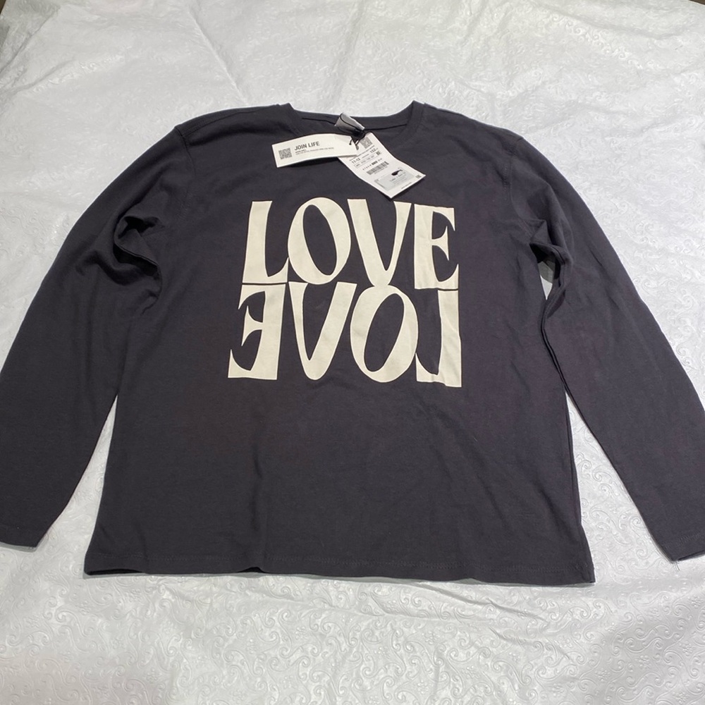 ZARA LONG SLEEVE CREW NECK T- SHIRT SZ 11/12 .